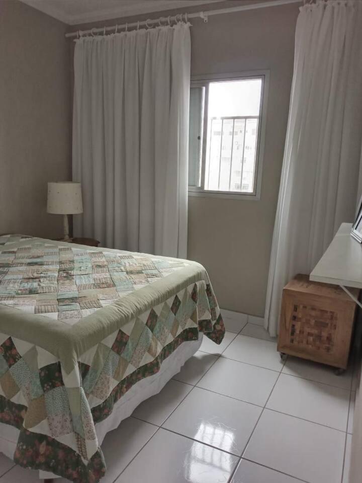 Apartamento completo na calçada da praia Apartment Guaruja Bagian luar foto